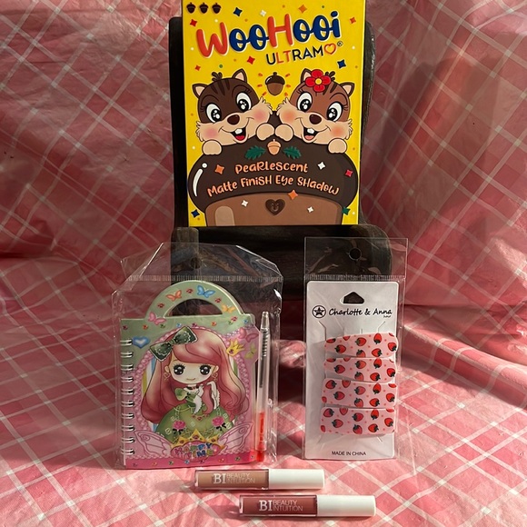 🎈SALE🎈🎀#25.MAKEUP BUNDLE🎀 - Picture 1 of 12